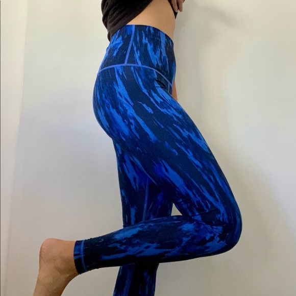 Lululemon Wunder under leggings 28” - Picture 3 of 6